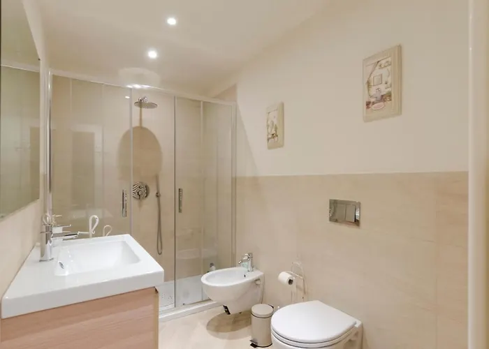 Lägenhet Mazzini 43, Rapallo, 85 Mq, 2b, 1b, Wi-fi, Air Conditioning, Available On Request Private Garage At 800mt From The At 20,00 Euro Per Night *