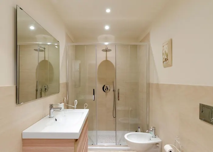 Mazzini 43, Rapallo, 85 Mq, 2b, 1b, Wi-fi, Air Conditioning, Available On Request Private Garage At 800mt From The At 20,00 Euro Per Night Lägenhet *