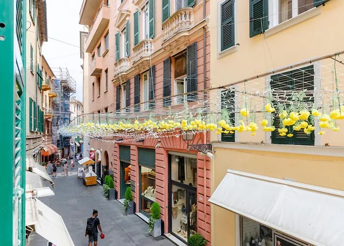 Mazzini 43, Rapallo, 85 Mq, 2b, 1b, Wi-fi, Air Conditioning, Available On Request Private Garage At 800mt From The At 20,00 Euro Per Night Lägenhet *